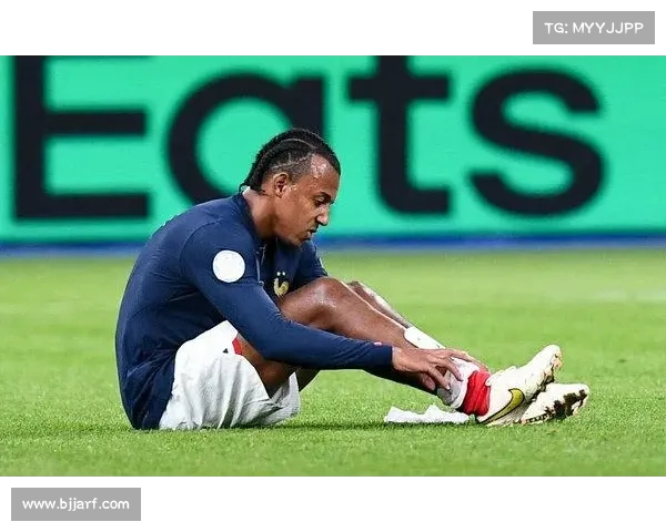 孔德伤退给巴萨防线带来的新困境与应对之策分析